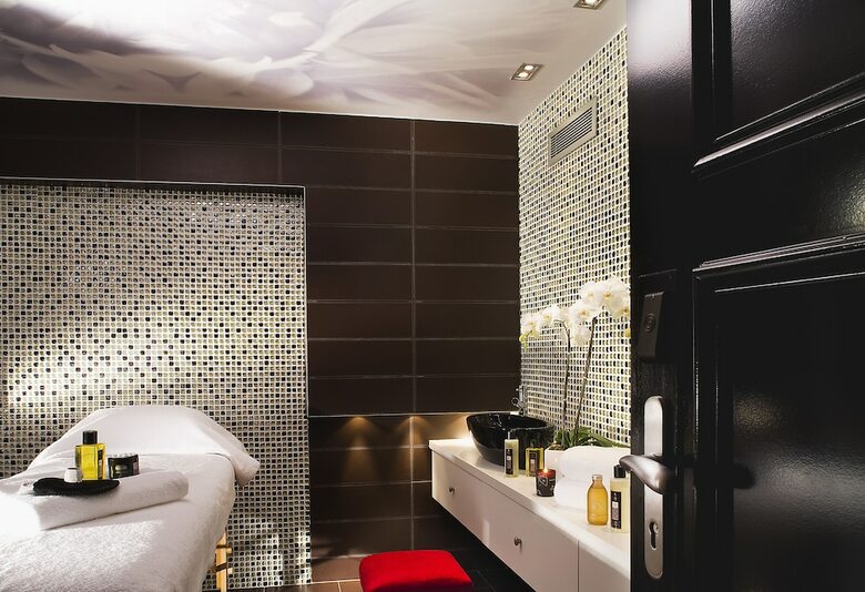 Hotel H�tel Des Academies Et Des Arts