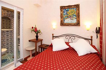 Pratic Hotel