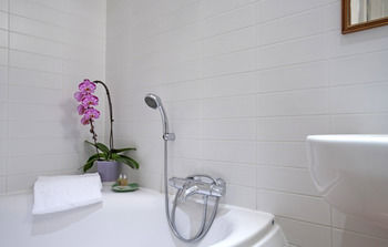 Hotelhome Paris 16