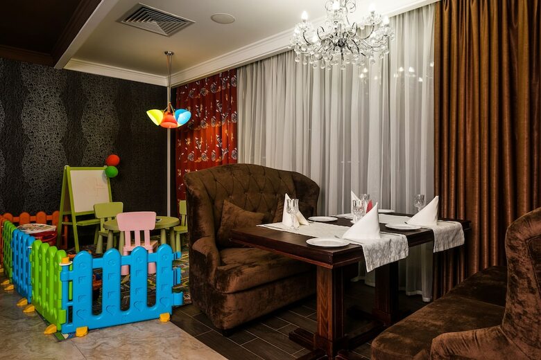 Carat Hotel