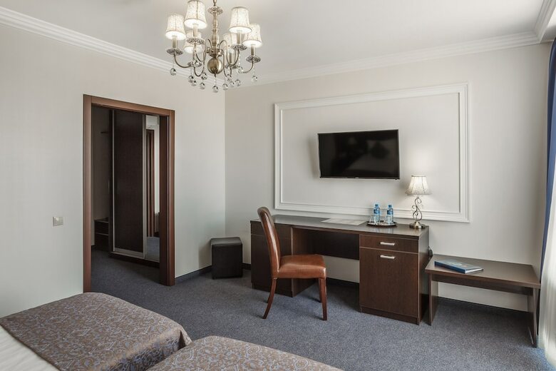 Carat Hotel