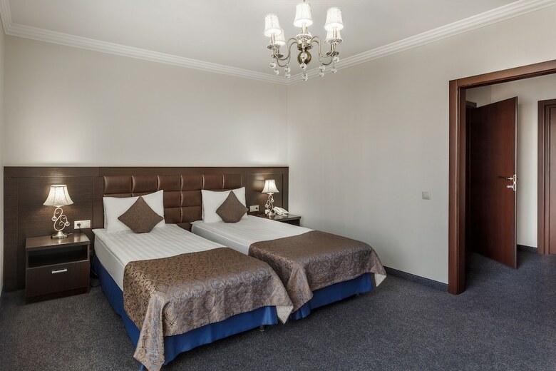 Carat Hotel