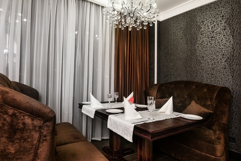 Carat Hotel