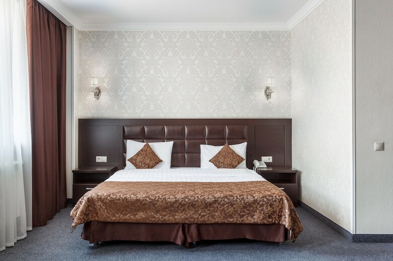 Carat Hotel