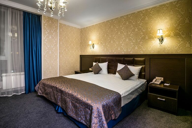 Carat Hotel