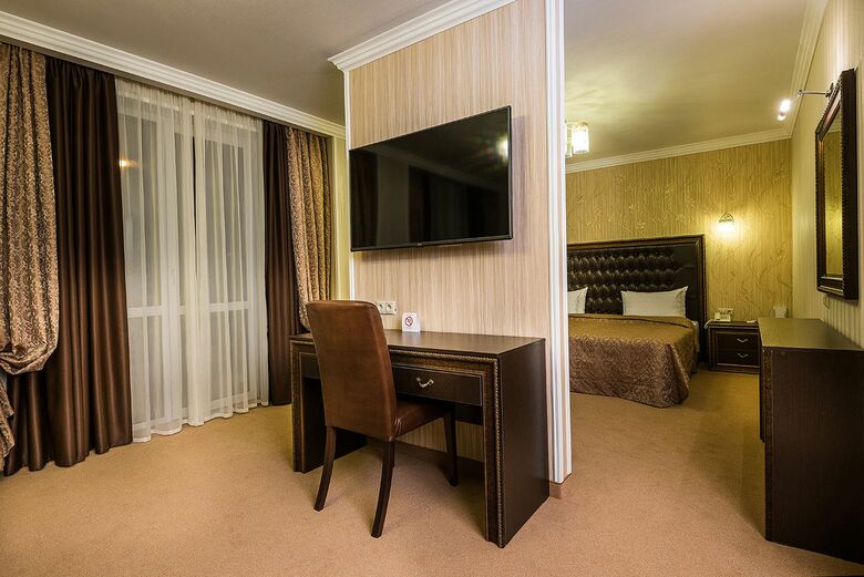 Carat Hotel