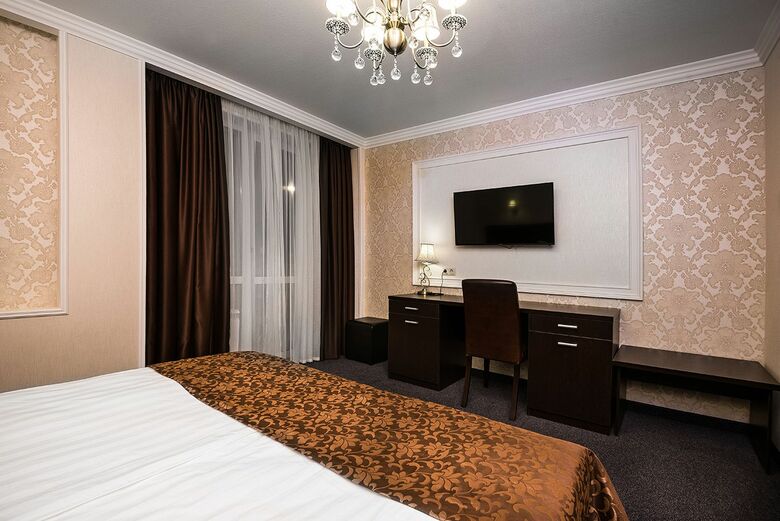 Carat Hotel