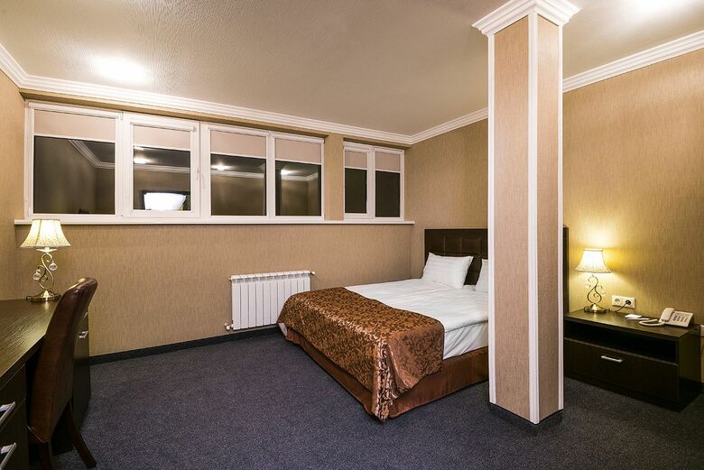 Carat Hotel