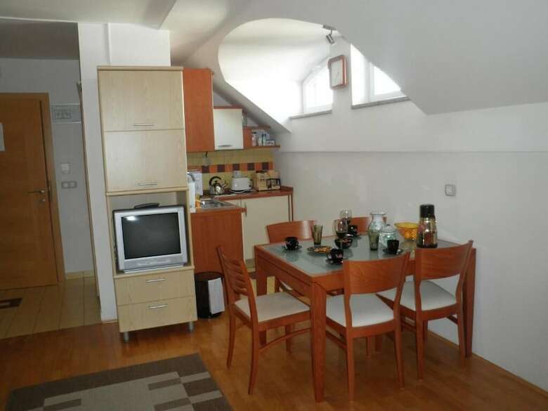 Apartments And Rooms Oliviers