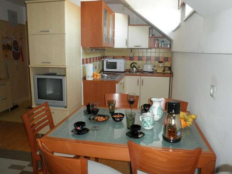 Apartments And Rooms Oliviers