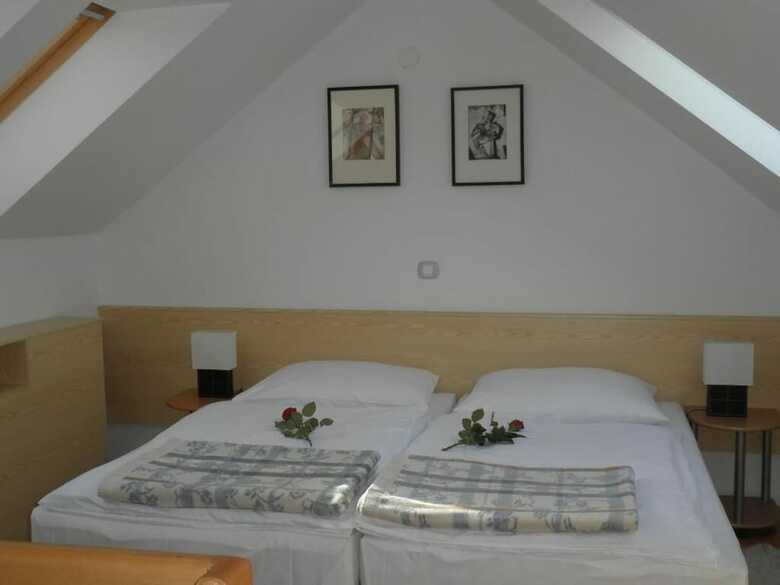 Apartments And Rooms Oliviers