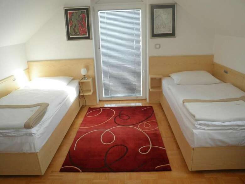 Apartments And Rooms Oliviers