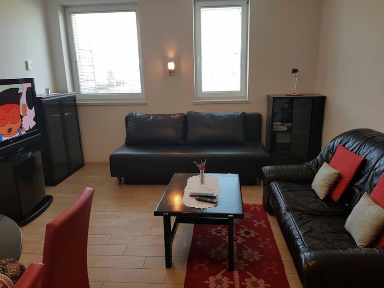 Vila Ema Apartments And Rooms