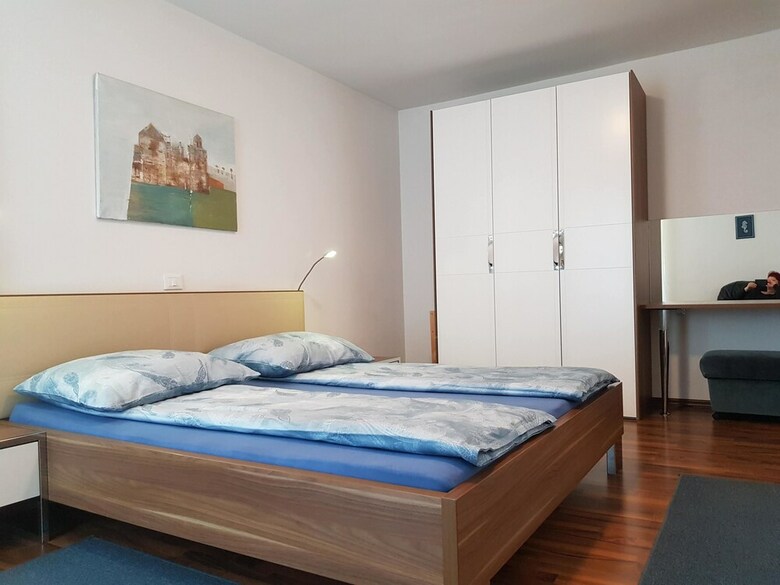 Vila Ema Apartments And Rooms