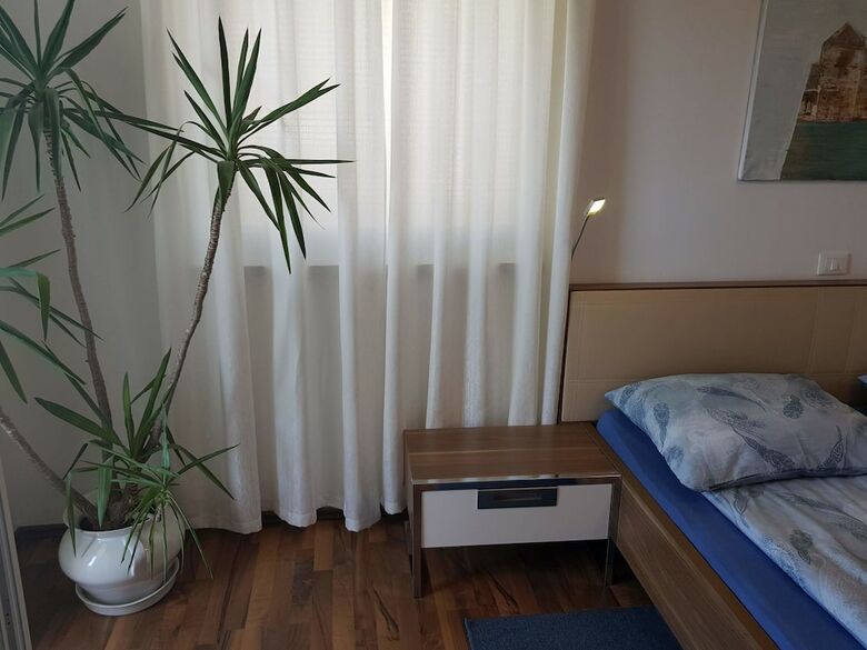 Vila Ema Apartments And Rooms