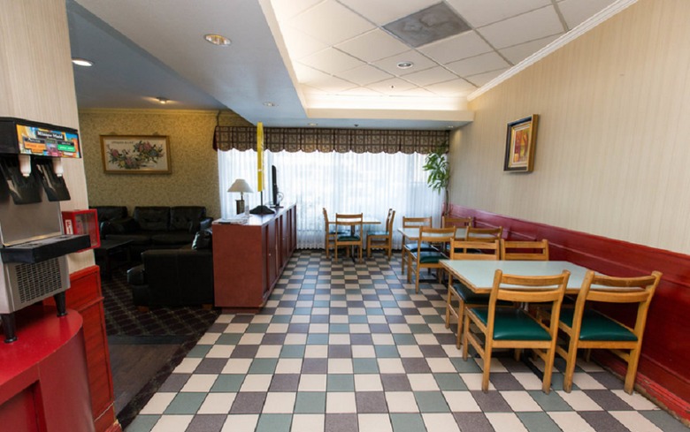 Metro Plaza Hotel