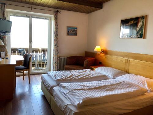 Hotel Sch�ne Aussicht