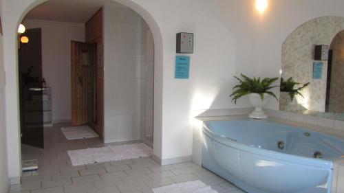 Hotel Sch�ne Aussicht