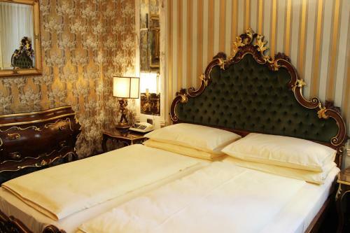 Palais Porcia Hotel