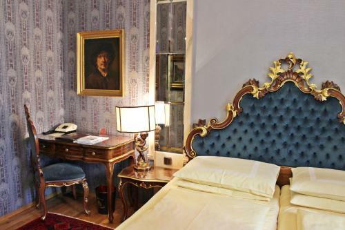 Palais Porcia Hotel
