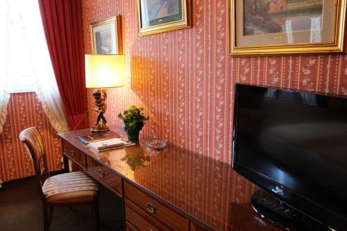 Palais Porcia Hotel