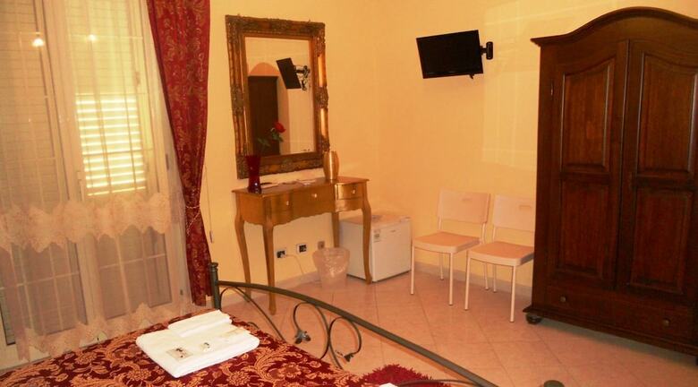 Hostal B&B Perla Di Corso Savoia