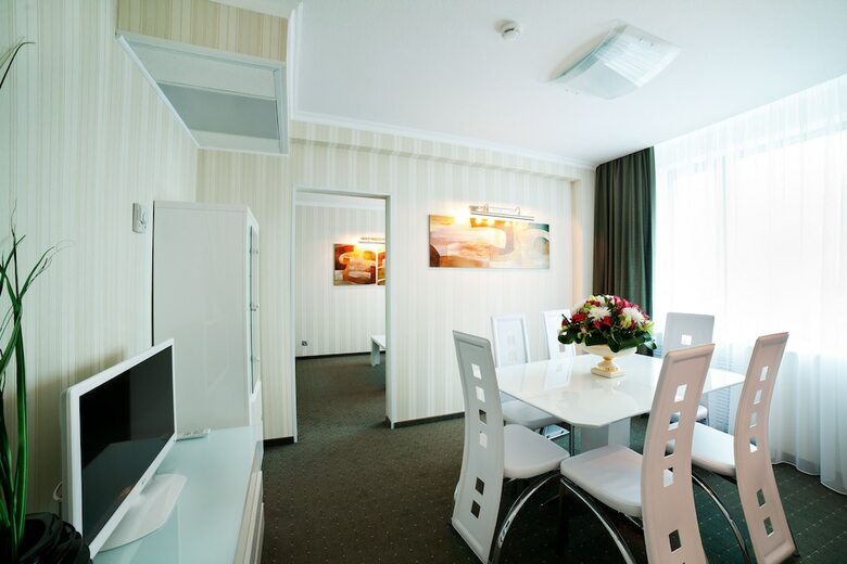 Don Plaza Congress Hotel