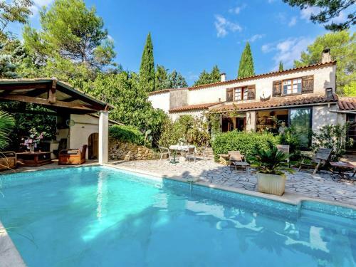 Modern Holiday Home In Le Luc With Private Pool