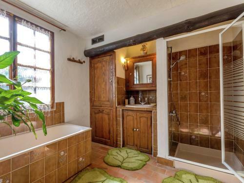 Modern Holiday Home In Le Luc With Private Pool