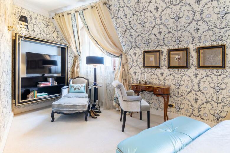 Carol Parc Hotel