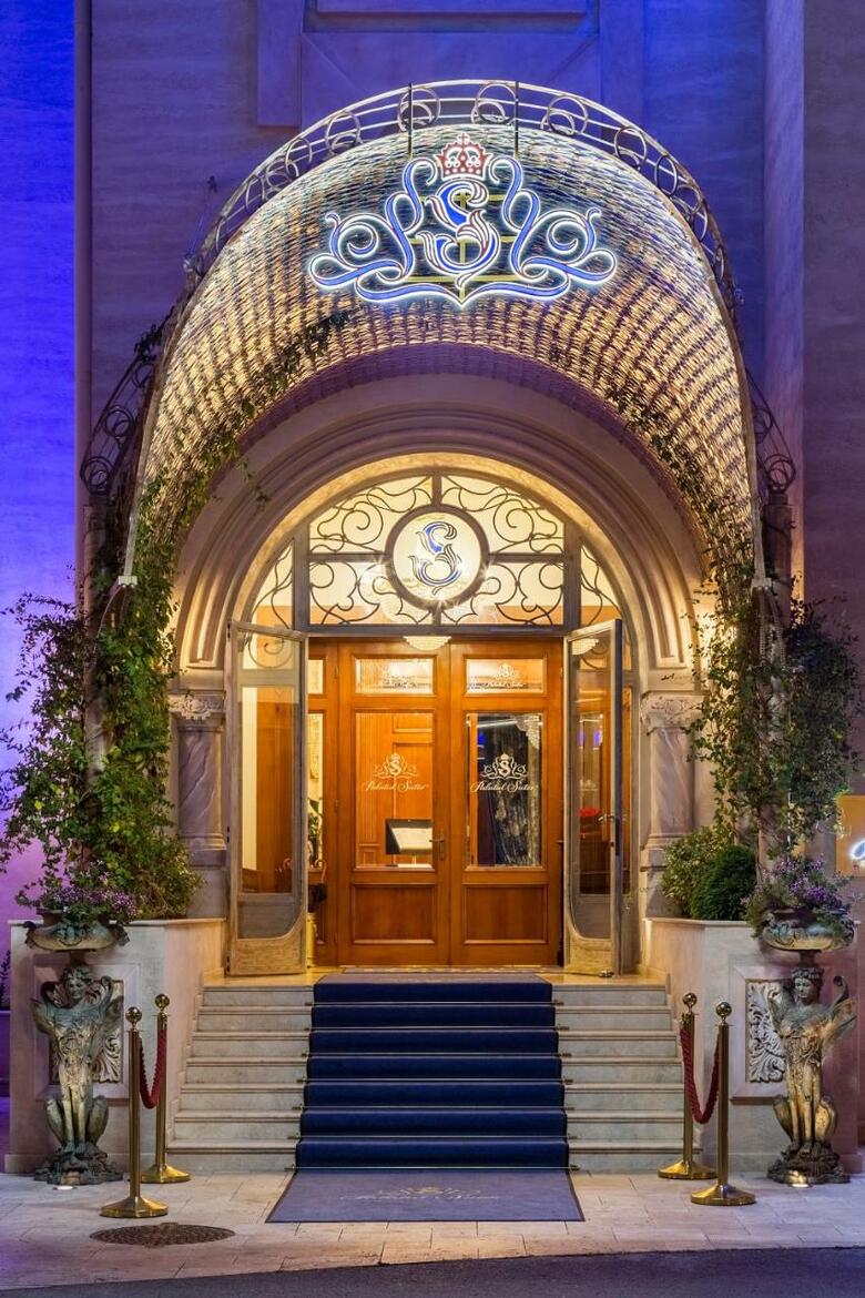 Carol Parc Hotel