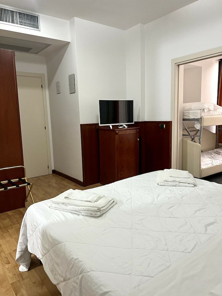 Hotel Joli