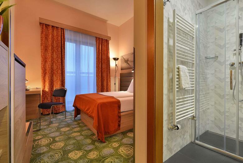 Hotel Ramada Airport