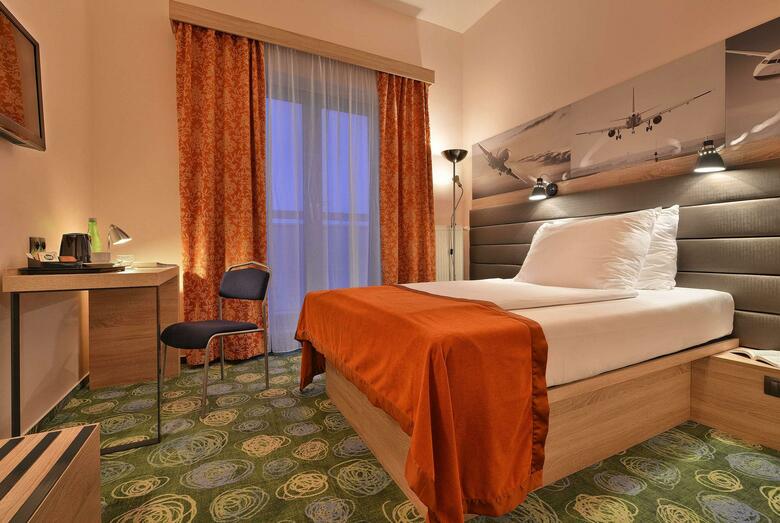 Hotel Ramada Airport