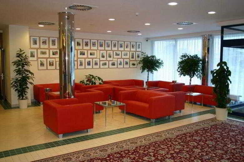 Hotel Ramada Airport