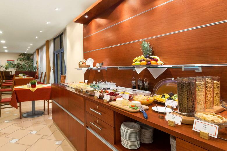 Hotel Ramada Airport