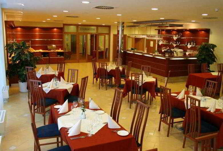 Hotel Ramada Airport