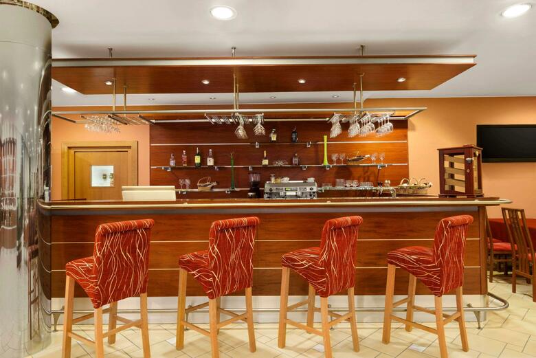 Hotel Ramada Airport