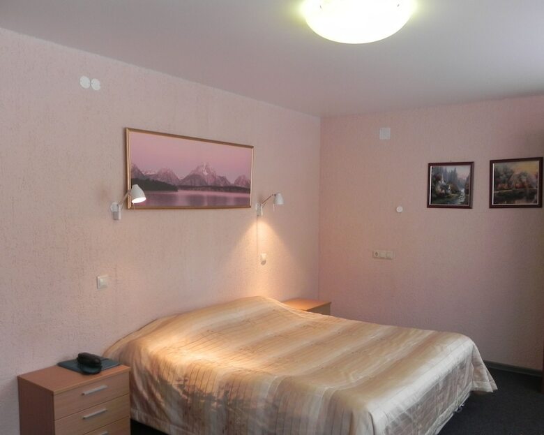 Izumrud Hotel