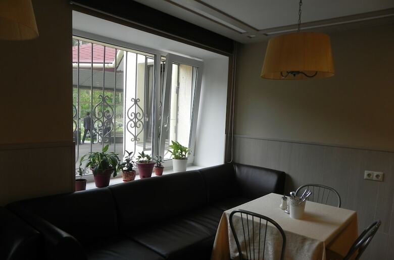 Izumrud Hotel