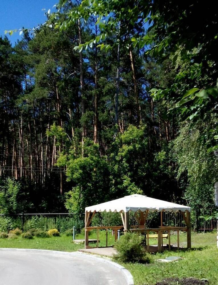 Izumrud Hotel