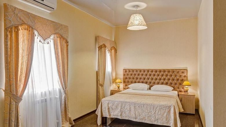 Nairi Hotel