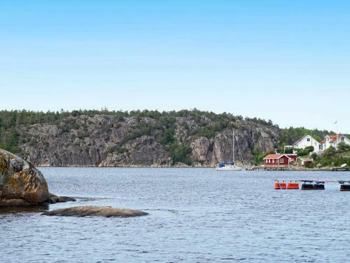 One-bedroom Holiday Home In Str�mstad 2