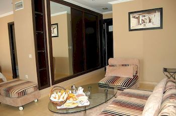 Hotel De La Corniche