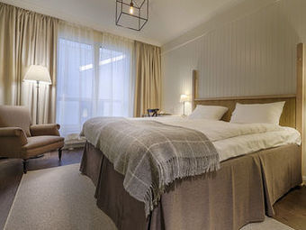 Hotel Bishops Arms Pite�
