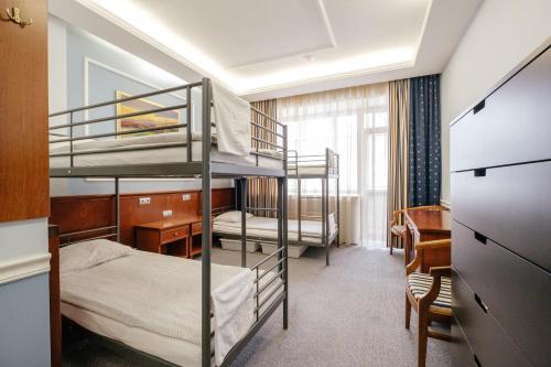 Hotel Rings