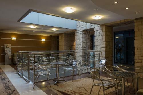 Hotel Rings