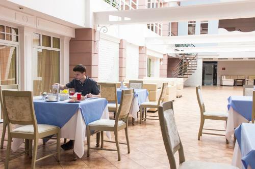 De Paris Hotel