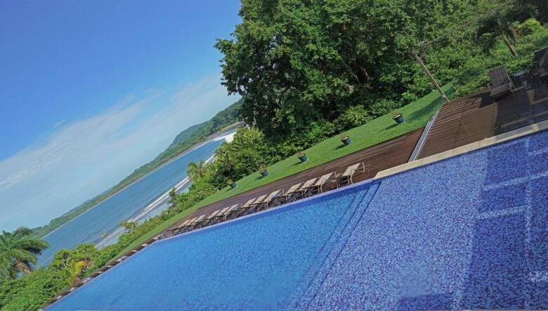 Hotel Nammb� Beach Front Bungalows