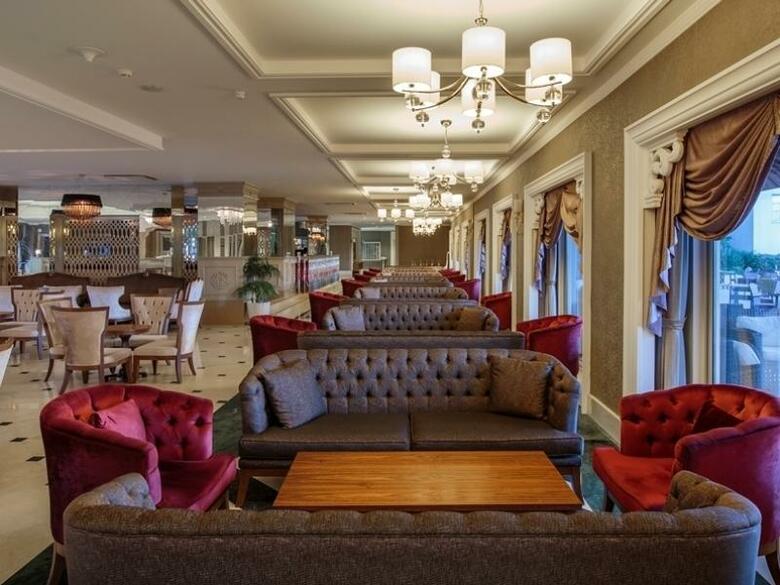 Hotel Side Crown Serenity